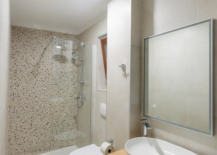 Barbara I - Luxury With Balcony Гостьовий будинок