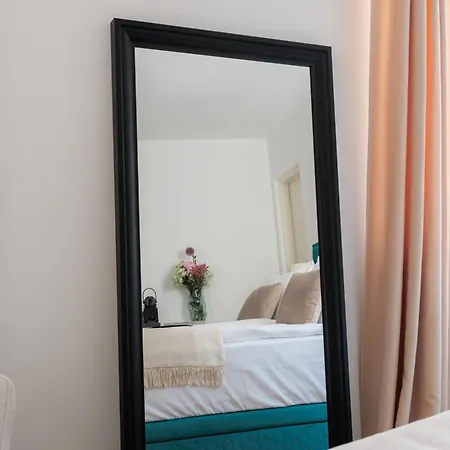 Barbara I - Luxury With Balcony بيت ضيافة