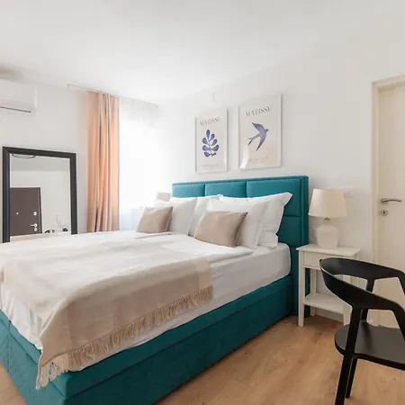 Barbara I - Luxury With Balcony